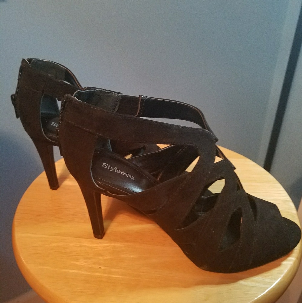 Black Never Use Heels